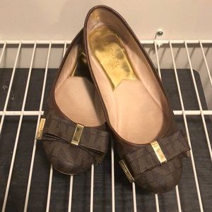 MK brown & gold dress flats